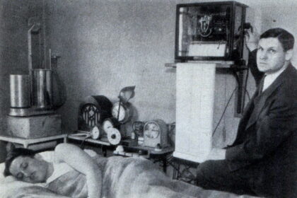 Vienus labiausiai šokiruojamų eksperimentų istorijoje mokslininkai atliko su savimi. Kokių pasekmių galima tikėtis iš tokių šiurpą keliančių bandymų?