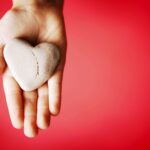 Nors Lietuva jau ketvirtį amžiaus yra laisva, europietiška ir gerovės keliu žengianti valstybė, gyvenimo realybė kiek kitokia.