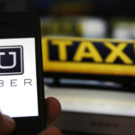 Vienas prancūzas padavė pavėžėjimo paslaugas teikiančią bendrovę „Uber“ į teismą dėl ... iširusios santuokos.