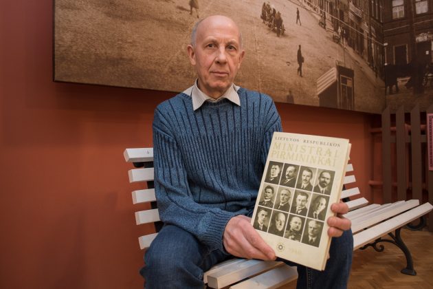 Kraštotyros muziejaus Istorijos skyriaus vyresniojo muziejininko Donato Pilkausko teigimu, su mūsų kraštu yra susiję nemažai signatarų – čia gimusių, ėjusių mokslus ar dirbusių. 