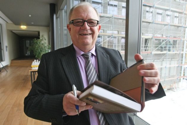 Istorijos mokslų daktaras, Lietuvos Respublikos ambasadorius Alfonsas Eidintas – istorinių romanų, knygų apie tarpukario Lietuvos prezidentus A. Smetoną ir A. Stulginskį autorius.