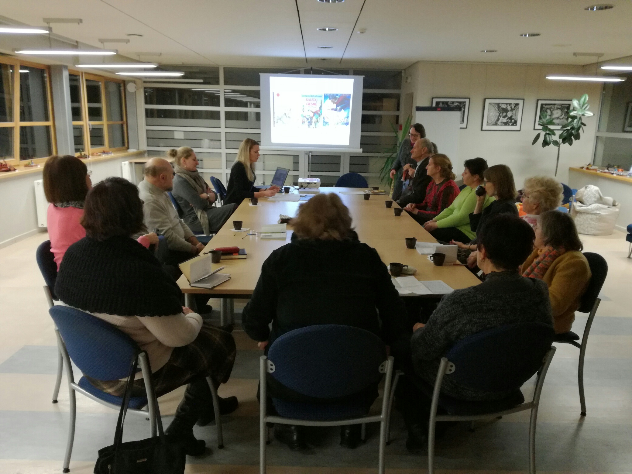 Panevėžyje knygų klubas dar tik spėjo atšvęsti įkurtuves, bet, pasak jo įkūrėjų, nėra nė menkiausios abejonės, kad jis miestui buvo labai reikalingas.