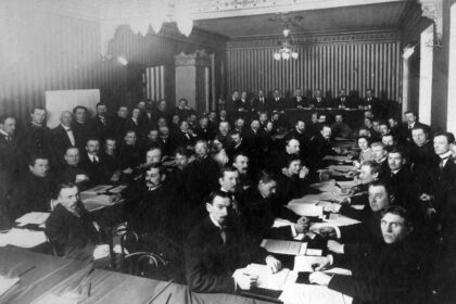 Ar dažnas lietuvis, Vasario 16-osios proga keldamas Trispalvę, bent trumpam susimąsto, kaip, kokiomis priemonėmis, kokiais keliais einant buvo įgyta pati svarbiausia Lietuvos vertybė – Nepriklausomybė?