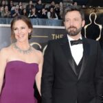 Holivudo žvaigždė Benas Affleckas feisbuke pranešė neseniai baigęs alkoholizmo gydymo kursą, pripažindamas, kad vis dar grumiasi su šiuo savo demonu.