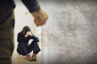 Vienas po kito Lietuvą drebina vis žiauresni smurto proveržiai: į šulinius metami ir mirtinai sumušami vaikai, dėl prabangaus automobilio užmušama jauna jo savininkė...