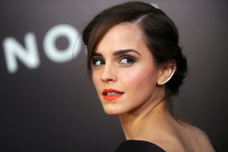 Filmo „Pabaisa ir gražuolė“ žvaigždė Emma Watson imasi teisinių veiksmų dėl pavogtų ir internete paskelbtų nuotraukų, trečiadienį paskelbė jos atstovas.
