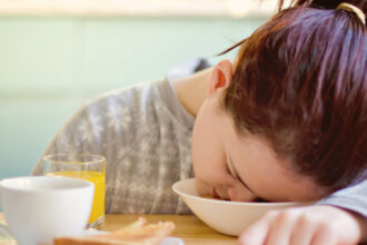 Tikriausiai ne vienas yra susidūręs su situacija, kai pavalgius užsinori nusnūsti. Pasirodo, dėl to kaltas ne tik nuovargis, bet kai kurie maisto produktai.