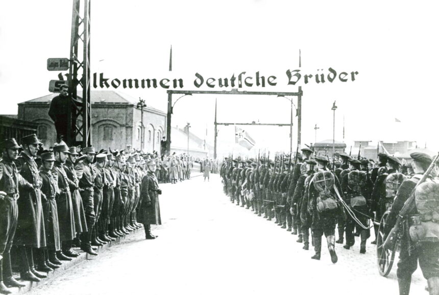 Prieškariu ne sykį buvome priversti aktyviai ginti savo pozicijas, tačiau būdami maža valstybe kartais ne ką tegalėjome prieš galingesnius kaimynus.