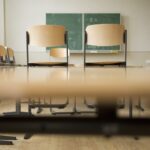 Senstant dabartiniams pedagogams, o jaunimui nerodant didelio noro rinktis mokytojo kelią, nuogąstaujama, kad jau netrukus bus sudėtinga rasti fizikos, chemijos, matematikos mokytojų.