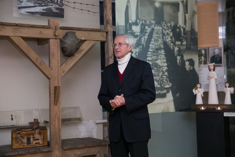 Kelią link nepriklausomos valstybės atkūrimo Lietuvos Persitvarkymo Sąjūdžio Panevėžio iniciatyvinės grupės narys, signataras Jonas Liaučius vadina „ėjimu va bank“. „Sąjūdis buvo kaip peliukai prieš gigantą, prieš atominę, tokią didžiulę valstybę. Ėjome kaip į ugnį“, – prisimena. PANEVĖŽIO KRAŠTOTYROS MUZIEJAUS nuotr.