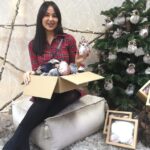 Išskirtinių baldų – sėdmaišių, pagalvių, pufų – kūrėja 29-erių Erika Grigorjevaitė pastarosiomis dienomis vos spėja suktis savo siuvykloje. Tačiau ne šioms interjero puošmenoms dabar panevėžietei daugiausiai tenka skirti laiko, o mažiems meno kūriniams prilygstantiems kalėdiniams žaisliukams.