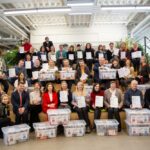 „Pildyk“ kartu su iniciatyva „Kompiuteriukai vaikams“ Lietuvos mokykloms šiemet padovanojo 20 „Micro:bit“ kompiuteriukų rinkinių, kad vaikai galėtų mokytis programavimo. Moksleiviai ne tik džiaugsis šiuolaikiškomis ir įdomiomis informacinių technologijų pamokomis, bet ir pritaikys naujai įgytas žinias dalyvaudami iššūkyje „Gerink savo žaislą“.