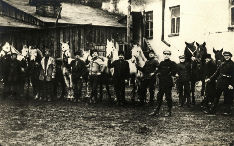 Lietuvių raitelių pulko 1-ojo eskadrono savanoriai 1919-aisiais. LCVA nuotr.