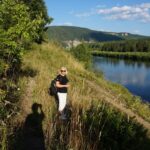 Sudaužyti šeimų likimai ir giliai įsirėžę tremties randai iš Anykščių kilusią Jolitą Šedauskienę palietė asmeniškai – net šešias savaites bėgiais riedančiais gyvuliniais vagonais, pravirkus dangui ir pliaupiant lietui, į Krasnojarsko sritį buvo ištremta jos vos 9-erių sulaukusi mama su šeima.