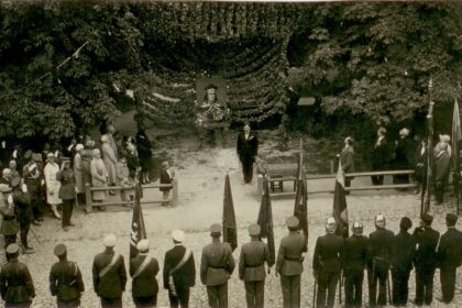 Valstybės pamatu laikomas patriotiškumas Lietuvoje ugdytas tiek šeimoje, tiek visuomenės mastu.