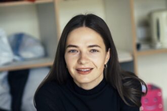 Panevėžietė Rūta Kepalaitė, šiuo metu Šveicarijoje karjeros laiptais sėkmingai kopianti dizainerė, pasiruošusi paneigti kiekvieną šiai profesijai taikomą mitą.