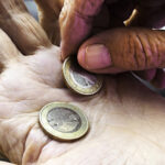 Mūsų šalies skurdo rodikliai vieni didžiausių Europos Sąjungoje – su skurdo rizika susiduria kas penktas šalies gyventojas.