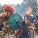 Kiekvieną žiemą palydinčios Užgavėnės turi kur kas gilesnę istoriją, nei daugelis manome. Nepaisant to, daug šios šventės tradicijų yra susiformavusios vos prieš kelis dešimtmečius, bet tapusios tokios įprastos, kad nustebsite sužinoję, jog mūsų protėviai švęsdavo visai kitaip.