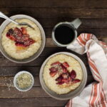 Jeigu pastebėjote, kad manų kruopų atsargos namuose didesnės už norą valgyti košę, štai ką dar galėtumėte iš jų pasigaminti.