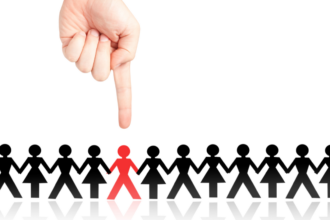 Gyvename visuomenėje, kuriai vis dar nesvetima diskriminacija įvairiomis jos formomis. Ir nors specialistai tvirtina, jog yra pasiekimų, kuriais galime didžiuotis, pripažįsta: naujos socialinės aplinkybės, tokios kaip karantinas, išryškina ir naujas problemas.