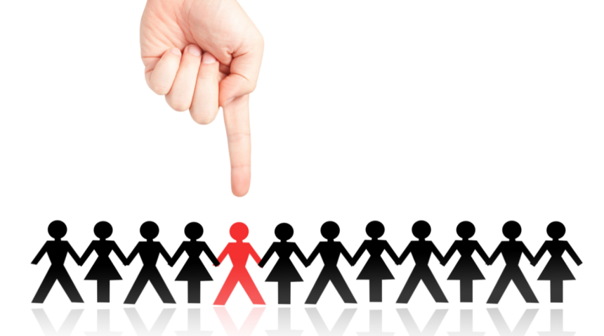 Gyvename visuomenėje, kuriai vis dar nesvetima diskriminacija įvairiomis jos formomis. Ir nors specialistai tvirtina, jog yra pasiekimų, kuriais galime didžiuotis, pripažįsta: naujos socialinės aplinkybės, tokios kaip karantinas, išryškina ir naujas problemas.