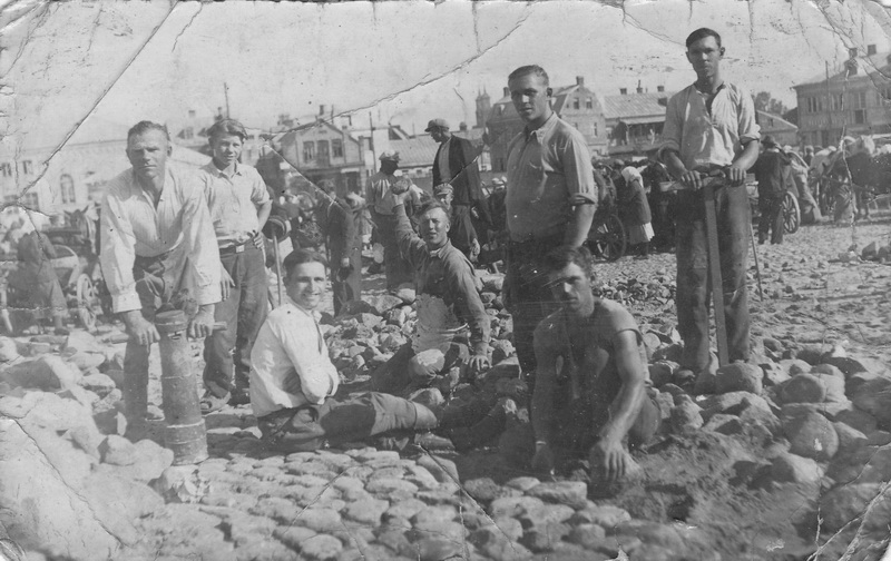 Iciko Frido apie 1930-uosius įamžinti Laisvės aikštės grindėjai dabar panevėžiečiams vienas žinomiausių fotografo darbų. PANEVĖŽIO KRAŠTOTYROS MUZIEJAUS rinkinių nuotr.