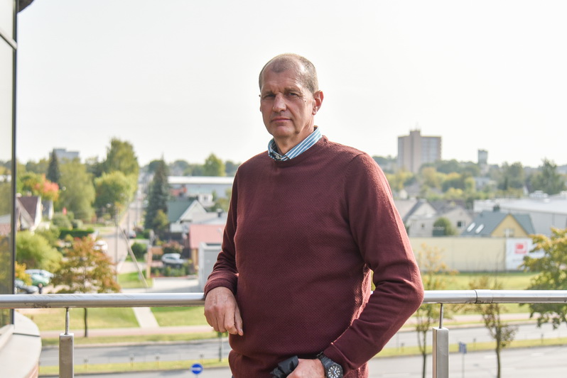 Pasaulio tautų teisuolių Juozapo ir Elenos Markevičių anūkas panevėžietis Vidmantas Markevičius pasiryžęs po krislą surinkti savo giminės istoriją. P. ŽIDONIO nuotr.