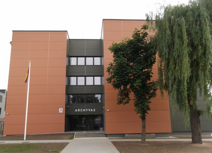 Šiaulių regioninio valstybės archyvo Panevėžio filialo specialistams buvo patikėta atgautųjų dokumentų dezinfekcija. PB ARCHYVO nuotr.