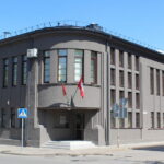 1936-aisiais suprojektuotas Ligonių kasos pastatas Panevėžyje sulaukė prieštaringų nuomonių: miesto laikraštyje net rašyta, jog „vieni sako, kad panašūs į kalėjimą, kiti – į elevatorių, treti – į parako sandėlį“. E. VILKONČIAUS nuotr.