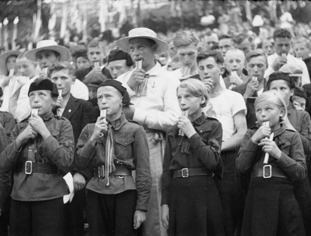 Kadras iš A. Gilvydžio archyvo. LCVA KINO DOKUMENTŲ SKYRIAUS nuotr.