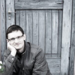 Iš ankstyvosios savo vaikystės atsimenu sujudimą namuose, kai mama ir močiutė puldavo ruoštis, tvarkyti namus, gaminti valgį.