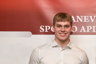 Šių metu pradžią irkluotojas Rytis Sakalauskas pasitiko kaip niekad pakylėtai: kartu su porininku Heraldu Kairiu jie atsiėmė geriausių 2021-ųjų metų Panevėžio sportininkų apdovanojimą.