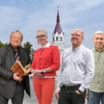 Ar kada susimąstėte, ką veiktumėte, jei tarsi iš dangaus į kišenę įkristų krūva pinigų? Turbūt jau įsivaizduojate, kaip pasikeistų gyvenimas. Nauji pirkiniai, kelionės, prabangus būstas... Tik ar išties pinigai suteikia tikrosios laimės pojūtį?