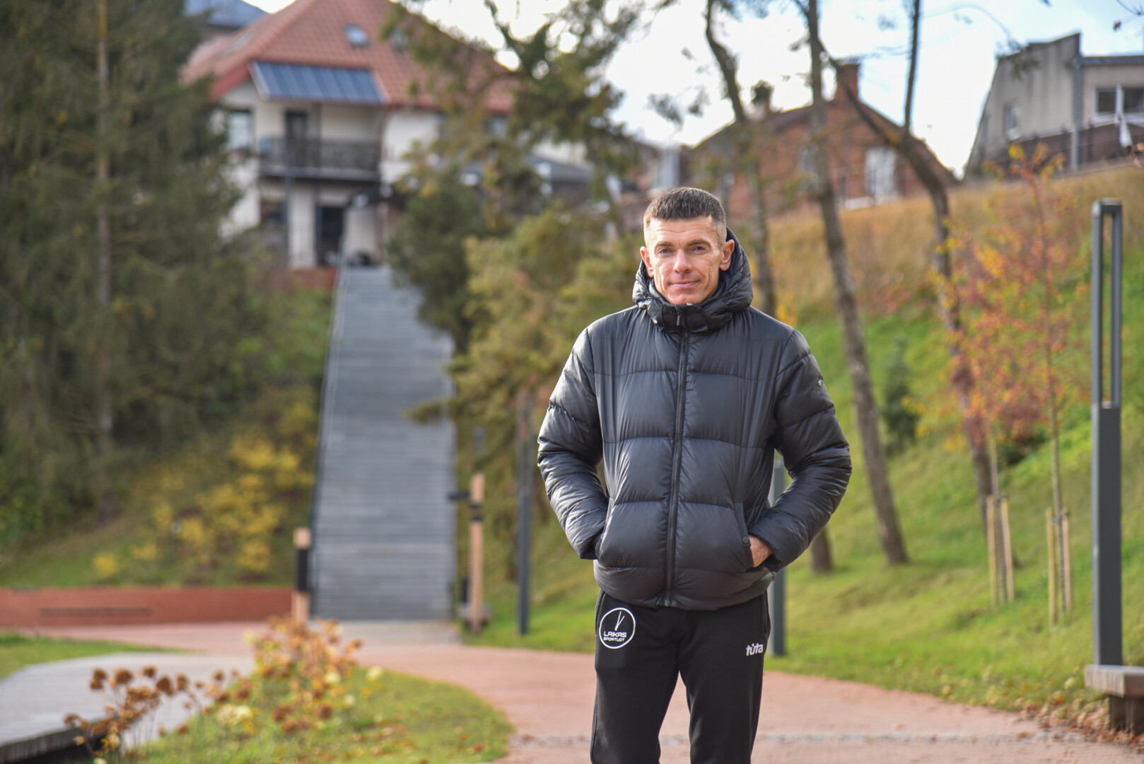 „Ne nuo vietos priklauso laimė, o nuo paties žmogaus – kur jis mato savo namus, kur jaučiasi laimingas, kur nori daryti tai, ką daro“, – įsitikinęs kurį laiką Londone gyvenęs ir į Panevėžį sugrįžęs V. Čepanonis. P. ŽIDONIO nuotr.