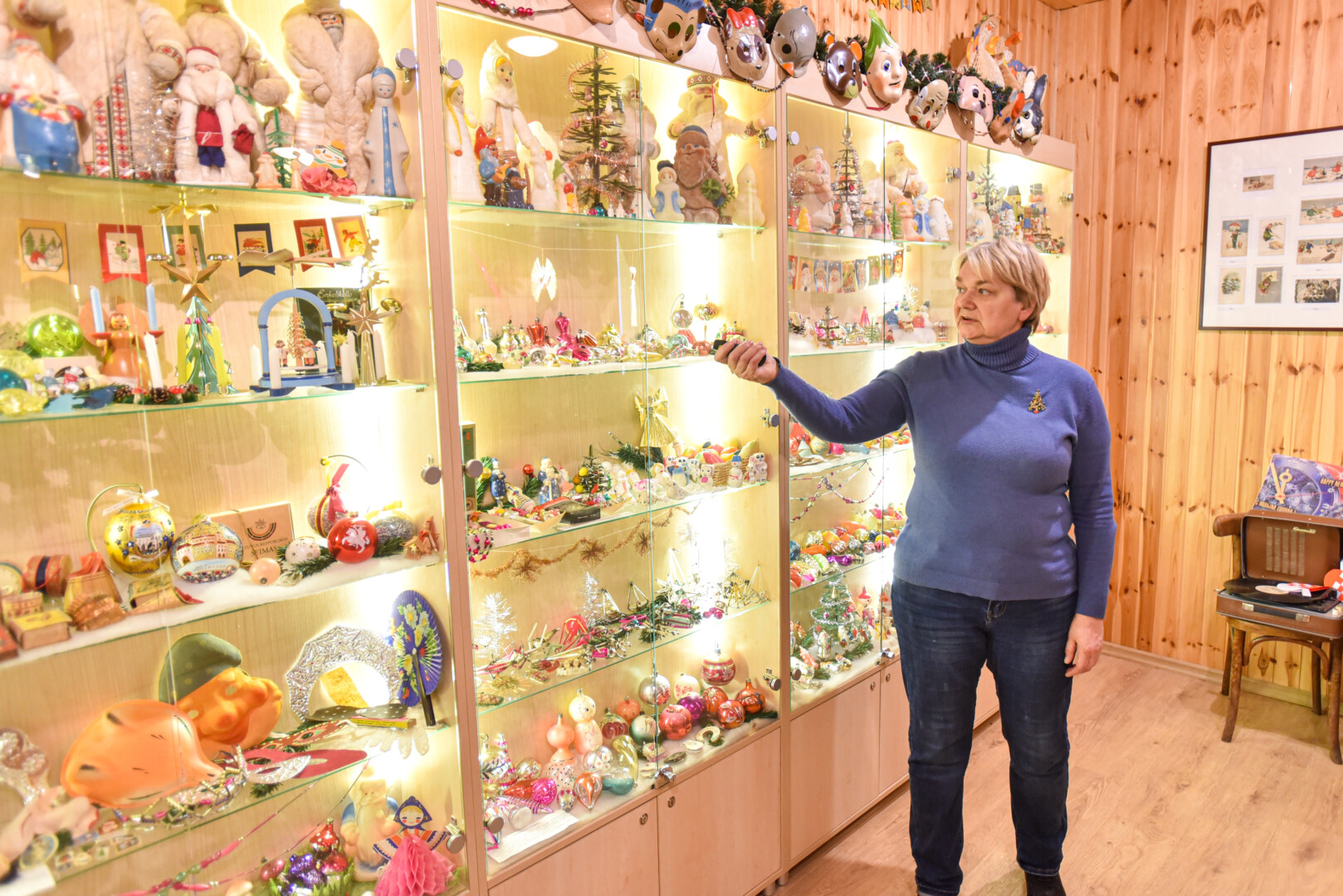 Pasak Violetos Karklytės, į Miežiškius ieškoti kalėdinės nuotaikos atvažiuodavo ne tik iš Lietuvos, bet ir iš įvairiausių Europos šalių – muziejaus lankytojų buvo sulaukęs net iš tolimosios Japonijos. P. ŽIDONIO nuotr. 