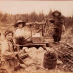 Kelionės laiku – jei jas suprasime kaip skirtingas laiko tėkmes skirtingose vietose ar skirtingiems stebėtojams – vyksta natūraliai ir nuolatos. Tiesiog jos nėra tokios žavingos, kaip įpratę matyti ar skaityti fantastikoje.