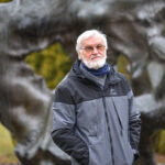 „Per gyvenimą daugiau nieko ir neišmokau, tik piešti“, – šypsosi neseniai 80-metį atšventęs Velžyje gyvenantis menininkas Rimantas Šimonis.