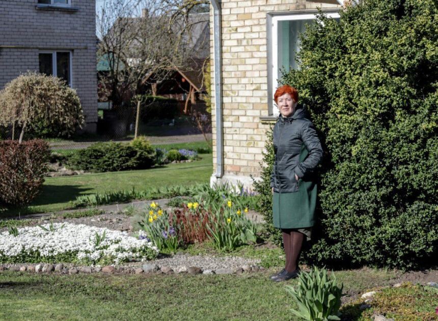 Per septyniasdešimtmečio slenkstį perkopusi velžietė Angelė Vilčinskienė su kaupu atsigriebia už visus gyvenimo vargus.