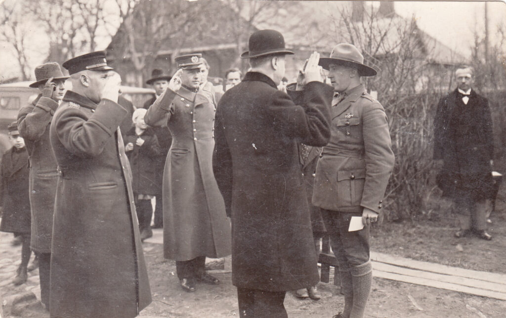 Tarpukario Panevėžyje Povilas Daukas (dešinėje) buvo žymus pedagogas, aktyvus visuomenės veikėjas ir gerbiamas skautų bendruomenės narys. DAUKŲ ŠEIMOS ARCHYVO nuotr.