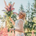 Panevėžio pakraštyje, Ugnės Debeikienės namų kieme, sukurtas sodas – pavyzdys, kaip mažytė, beveik atsitiktinė idėja pamažu gali virsti aistringu hobiu.