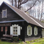 Garsi tarpukario aktorė, viena pirmųjų Lietuvos moterų režisierių, kilusi iš Panevėžio krašto, Unė Babickaitė-Graičiūnienė, kaip ir tūkstančiai tautiečių, patyrė sovietines represijas.