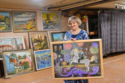 Liko paskutiniai akcentai, ir tuoj duris lankytojams pravers Stasio Eidrigevičiaus menų centras. Tačiau tik nedaugelis žino, kad visai šalia šio menų centro jau keli dešimtmečiai veikia unikali meno galerija – dirbtuvės, įrengtos dar sovietmečiu statyto, niekuo neišsiskiriančio daugiabučio rūsyje.