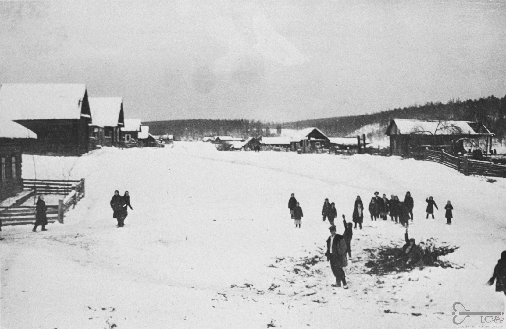 Tremtinių gyvenvietė Ikonikų kaime, Zimos rajone. Irkutsko sritis, 1950-ieji. Vilhelmo Janiselio nuotr. (LCVA, 0-118049)