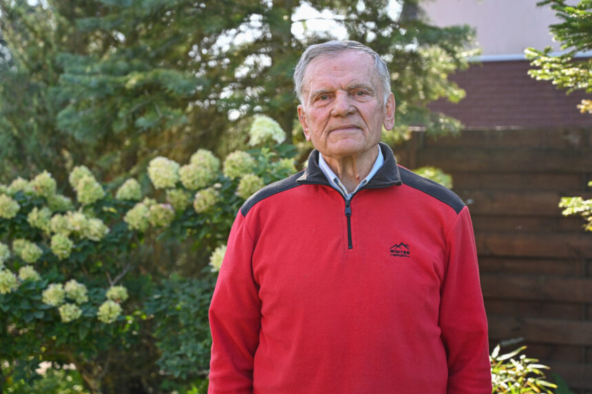 Vaikai už savo tėvų poelgius neatsako. Tūkstančiams karo išvakarėse gimusių lietuvių teko skaudžiai patirti, kaip toli nuo teisybės buvo šie žodžiai sovietinių represijų metais. Dar tik pradedantys suvokti supantį pasaulį, jie kartu su suaugusiaisiais keliavo į tremtį gyvuliniuose vagonuose, o paskui dešimtmečius nešiojo „liaudies priešo“ žymę.