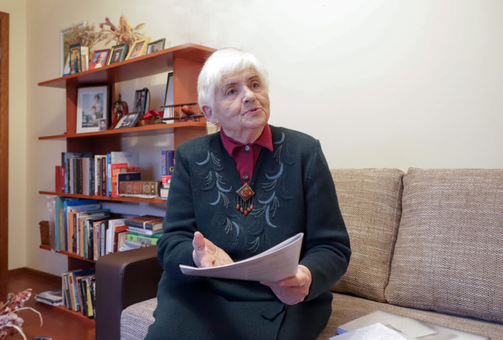 Prabėgo jau 150 metų nuo garsaus kompozitoriaus, kapelmeisterio, vargonininko Juozo Gudavičiaus gimimo, o jo dainos, tapusios subtiliu meilės Lietuvai simboliu, iki šiol skamba ne tik didžiausiose arenose, bet ir žmonių širdyse. Panevėžyje gyvenančiai garsiojo muziko vienintelei dukrai Reginai Algei Gudavičiūtei liūdna, kad turėjo labai nedaug laiko pažinti talentingąjį tėtį, tačiau iš jo perėmė didelius turtus – subtilų muzikos pajautimą ir polinkį į kūrybą.