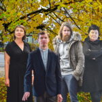 Iš karto po Vėlinių parduotuvių lentynose moliūgų žibintus ir kapų žvakes žaibiškai keičia kita atributika ir jau lapkritį apsiperkant skamba kalėdinės dainos. Šį kartą panevėžiečių klausiame, o kada juos aplanko kalėdinė nuotaika? Kada ją pradeda patys kurti? Ar gali Kalėdos ateiti per anksti ar per vėlai?