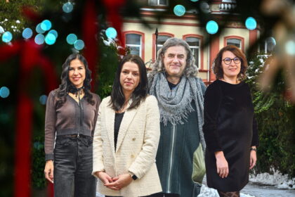 Kūčios – unikaliausia, prasmingiausia ir labiausiai ritualais apipinta lietuviška tradicija. Gruodžio 24-osios vakarą, patekėjus pirmajai žvaigždei, visa Lietuva sėda prie stalo. Mat stalas ir yra pagrindinis šios šventės akcentas. Visas ritualas, visos apeigos, visi papročiai sukasi apie jį.