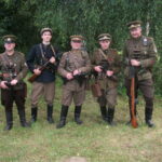 Ginkluoto pasipriešinimo sovietų okupacijai dalyviams vilkėti uniformą reiškė rizikuoti gyvybe, tačiau Lietuvos partizanai su pasididžiavimu dėvėjo šį savo kovos simbolį.