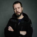 Mstislavas Černovas – Ukrainos Pulicerio premijos laureatas, kino režisierius ir karo korespondentas, dabar žinomas ir kaip pirmojo Ukrainos istorijoje „Oskaro“ laimėtojas. Visgi ukrainiečių režisierius sako, kad mieliau nelaikytų aukščiausio kino apdovanojimo rankose