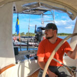 Apkeliauti pasaulį svajoja daugelis, tačiau mesti darbus, įsipareigojimus, nusistovėjusią rutiną ir pasileisti įkandin laukiančių nuotykių, neįkainojamų patirčių bei pažinčių ryžtasi vienetai.